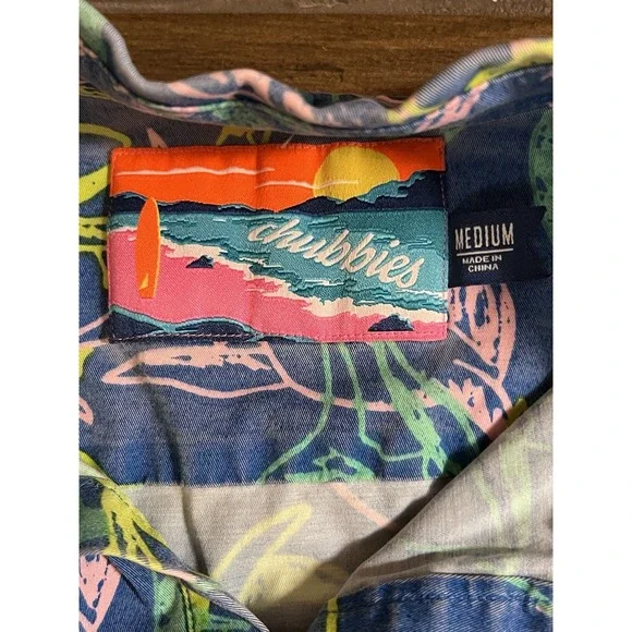 Chubbies Men's Shirt M 1/4 Button Shark Print Beach Surf Stretch Short Sleeve - Picture 3 of 5